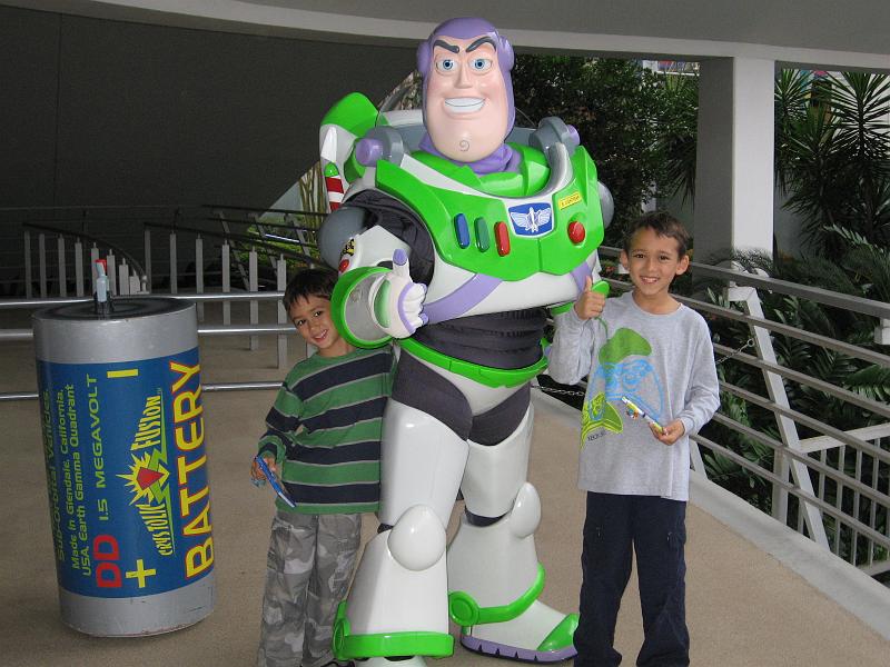 IMG_0478.JPG - Reese was scared to take a picture with Buzz.