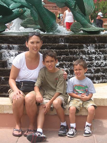 IMG_0297.JPG - Irene, Trevor, and Reese on our last day at Atlantis